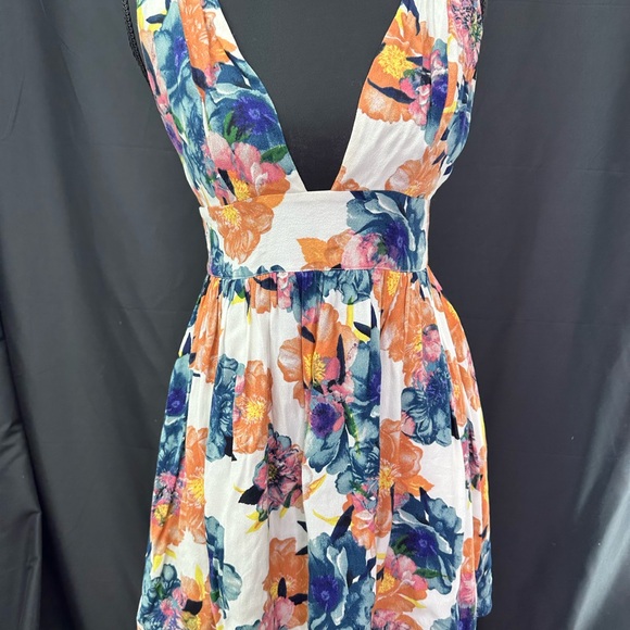 NBD Dresses & Skirts - NBD Orange and Blue Floral Plunge Sundress Mini XS
